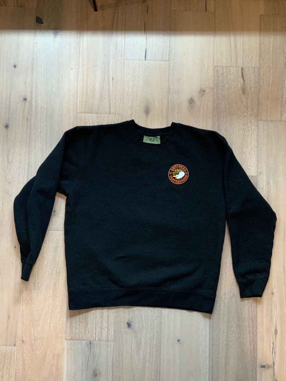 Anti Hero Skateboards crew neck sweatshirt Large